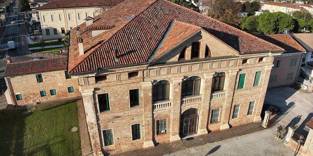 Villa thiene min aspect ratio 2 1